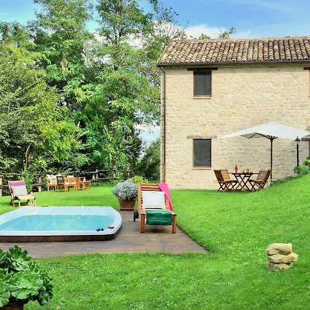 빌라 Luxury With Garden